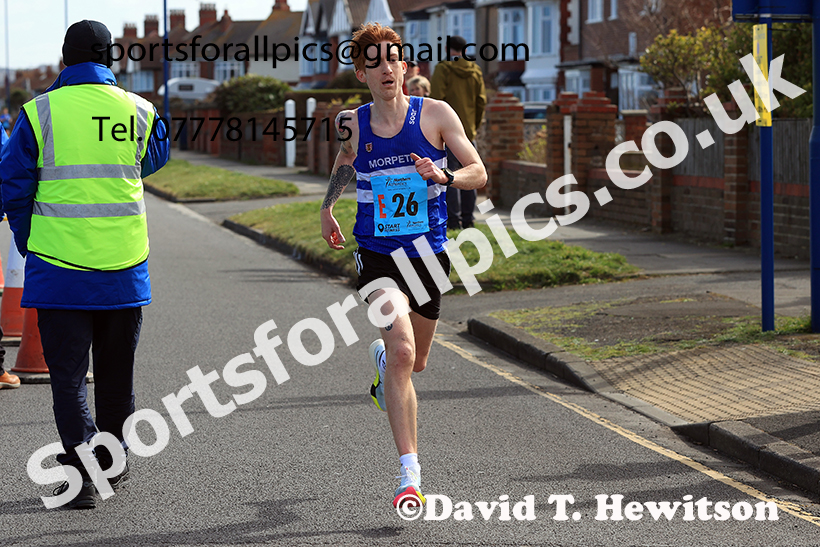 Senior mens Northern 12 Stage Road Relay, 2025 Northern 12 and 6 Stage Road Relays and Junior 5k, Redcar. Photo: David T. Hewitson/Sports for All Pics